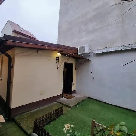 Cozy Small House *